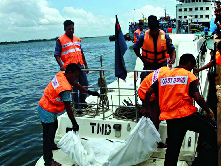 Coastguard including other rescuers engaged in recovering bodies of Pinak-6 victims capsized five days ago in Padma near Mawa Ghat on Friday.