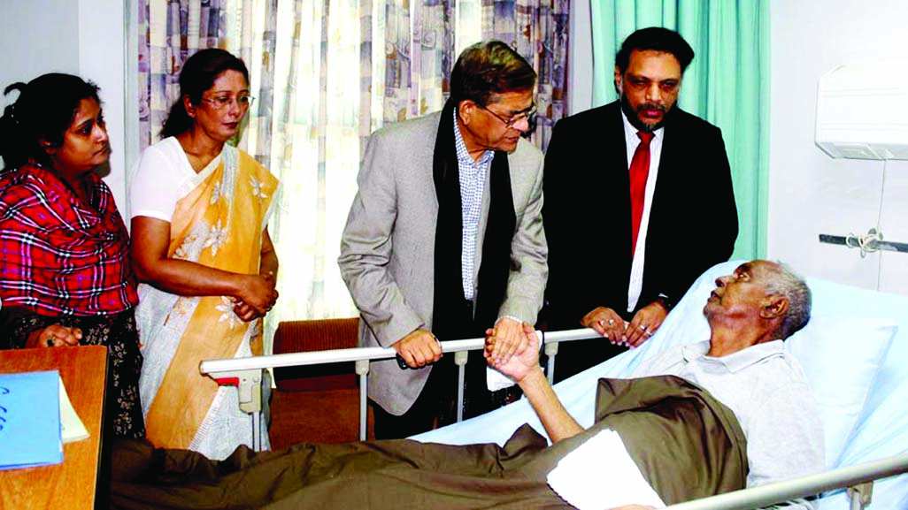 BNP Acting Secretary General Mirza Fakhrul Islam Alamgir visited ailing Film Director Chashi Nazrul Islam at Lab Aid Hospital in the city on Tuesday.