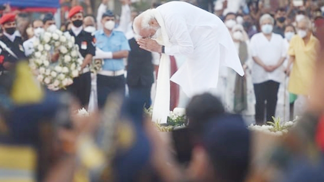 PM Narendra Modi paid his last respects to Lata Mangeshkar at Mumbai's Shivaji Park.