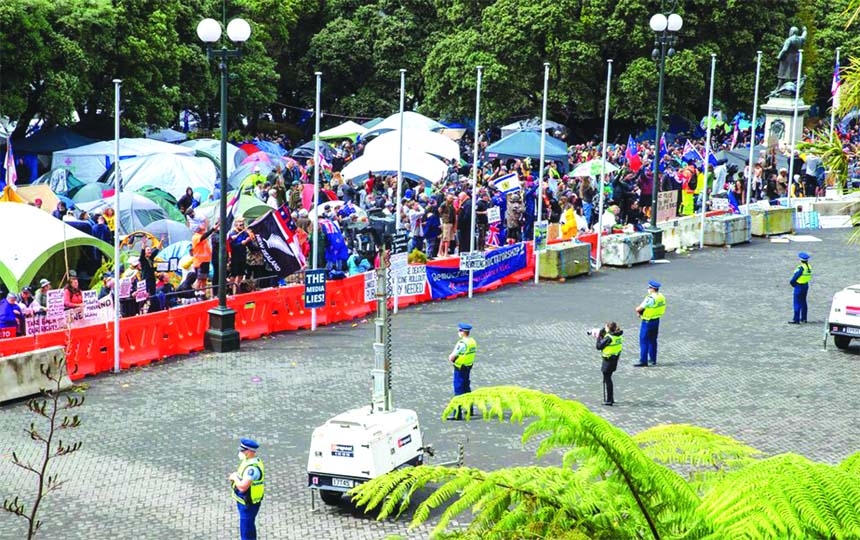 Peaceful co-existence between police and demonstrators in Wellington on Friday.