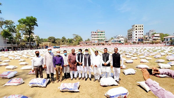 Sacks of garbage were displayed in the ground of Raozan Govt College in presence of Faraz Karim Chowdhury and poura Mayor Jamiruddin Parvez on Friday.