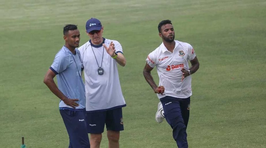 Bangladesh Pace Bowling Coach Allan Donald (centre) gives tips to Shoriful Islam (left), while Ebadot Hossain bowls during the practice session of Bangladesh Cricket team at the Zahur Ahmed Chowdhury Stadium in Chattogram on Thursday. Agency photo