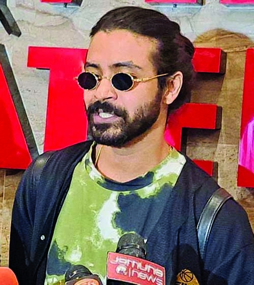 Sariful Razz speaking at a press conference in front of Cineplex in Sylhet