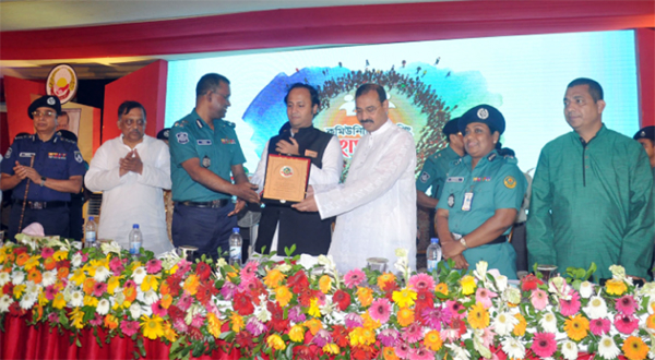 Home Minister Asaduzzaman Khan Kamal MP speaking as chief Guest at a large gathering of community policing at the GEC Convention Center in the city on Thursday.