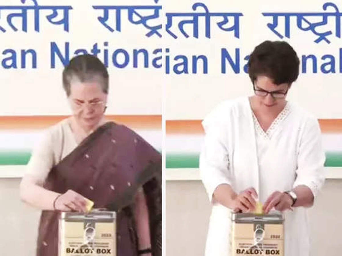 Congress poll: Sonia Gandhi, Priyanka Gandhi Vadra cast their votes to elect new party president on Monday. Agency photo