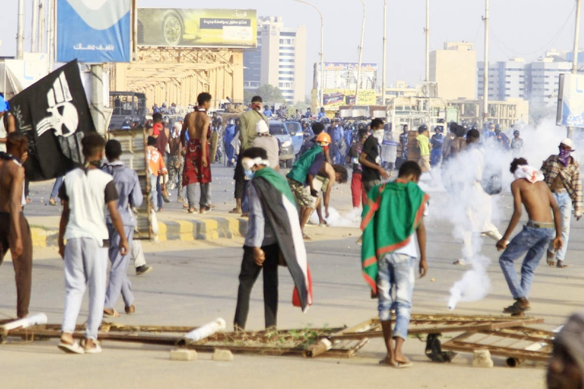 File photo: Sudanese protesters block a street in Omdourman the capital Khartoum's twin city on October 21, 2022. Agency photo