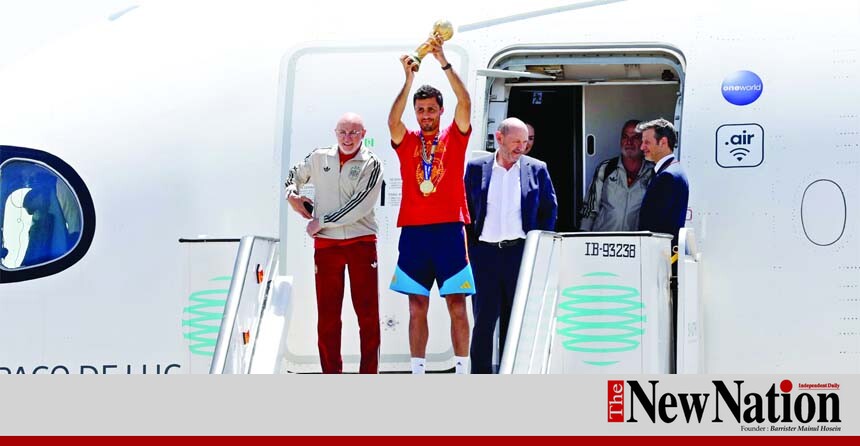 Plane carries Spain's World Cup winning team to land in Madrid